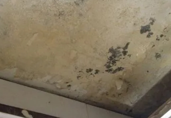 临河阳台漏水维修公司分享下临河卫生间渗水维修需要注意哪些问题。
